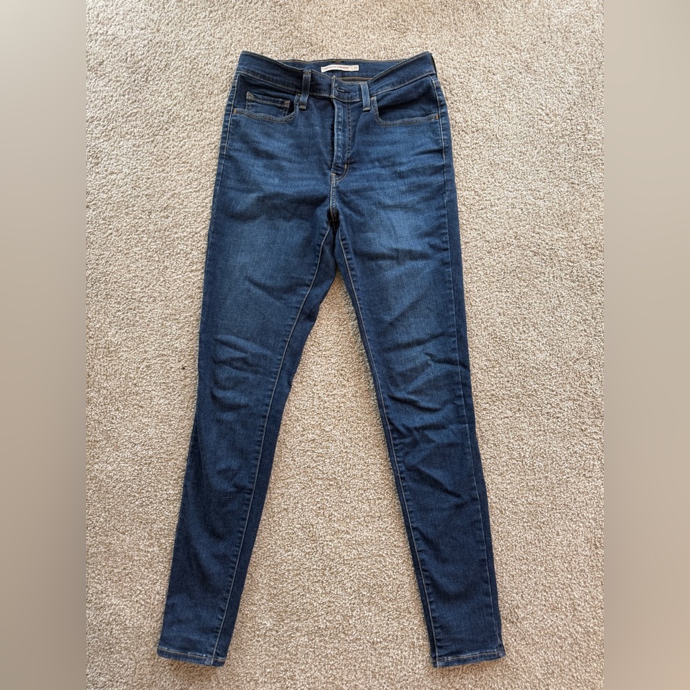 Levi's Women's Dark Wash Skinny Jeans